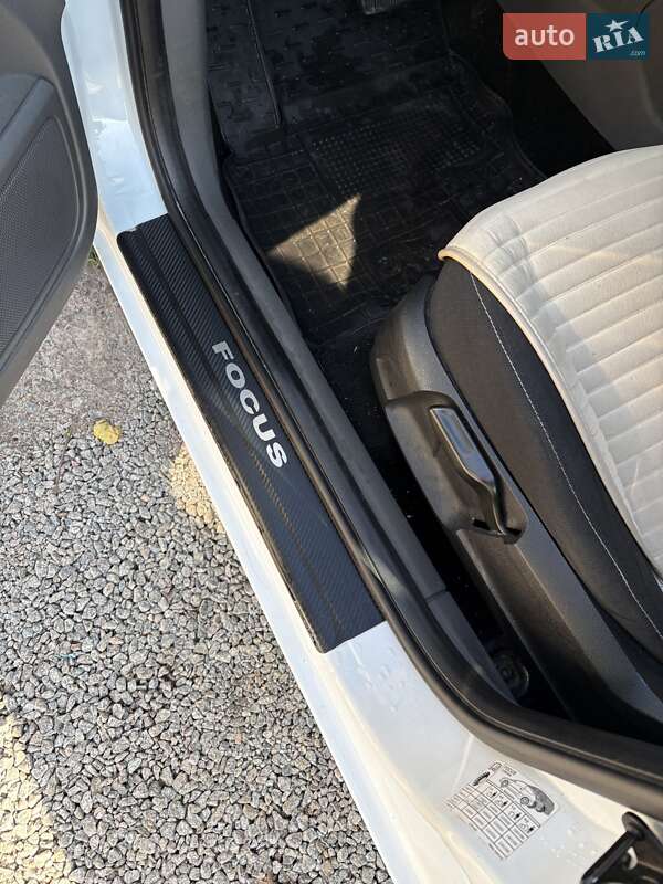 Хетчбек Ford Focus 2011 в Вільногірську