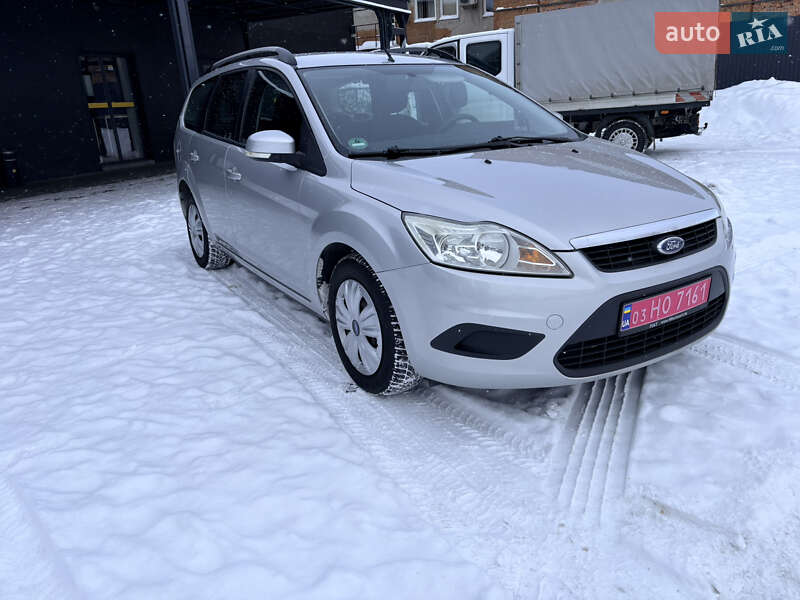 Универсал Ford Focus 2008 в Нововолынске