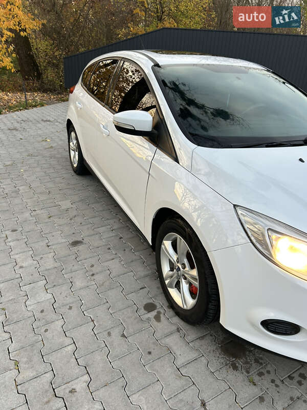 Хэтчбек Ford Focus 2014 в Черновцах
