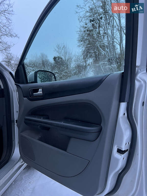 Універсал Ford Focus 2010 в Звягелі