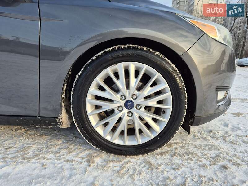 Хэтчбек Ford Focus 2015 в Киеве