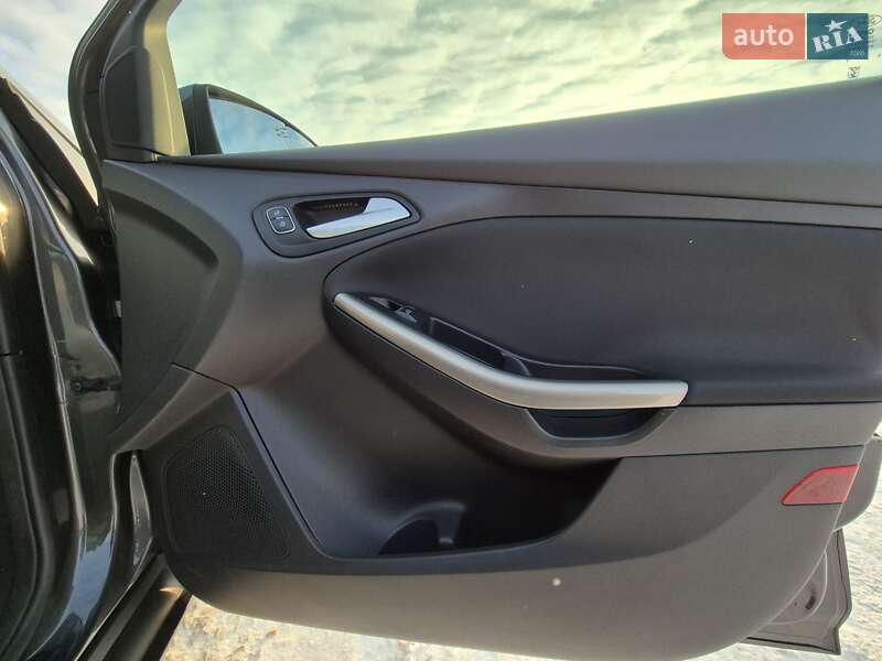 Хэтчбек Ford Focus 2015 в Киеве