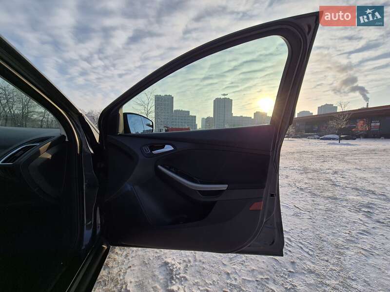 Хэтчбек Ford Focus 2015 в Киеве