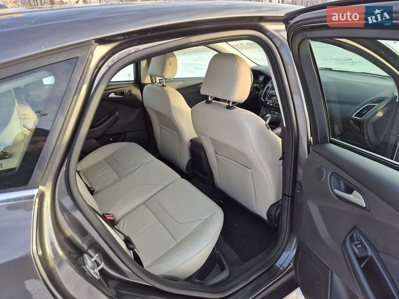 Хэтчбек Ford Focus 2015 в Киеве