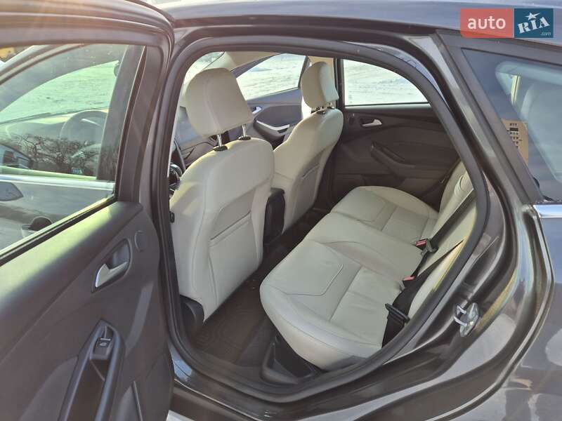 Хэтчбек Ford Focus 2015 в Киеве