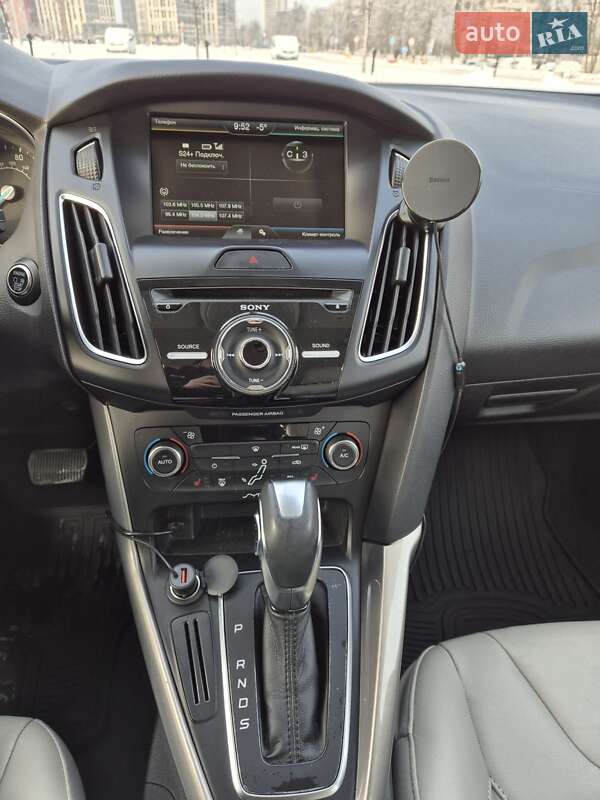 Хэтчбек Ford Focus 2015 в Киеве