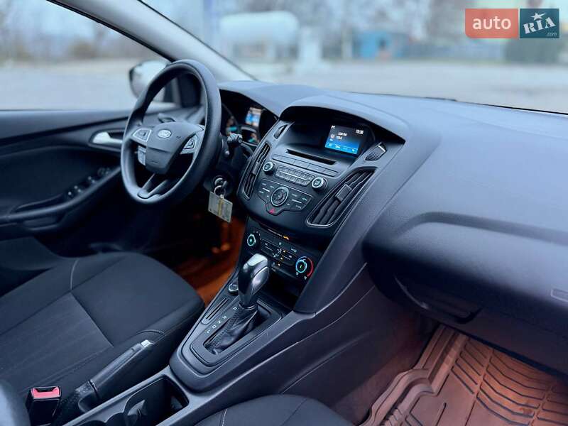 Хэтчбек Ford Focus 2015 в Днепре