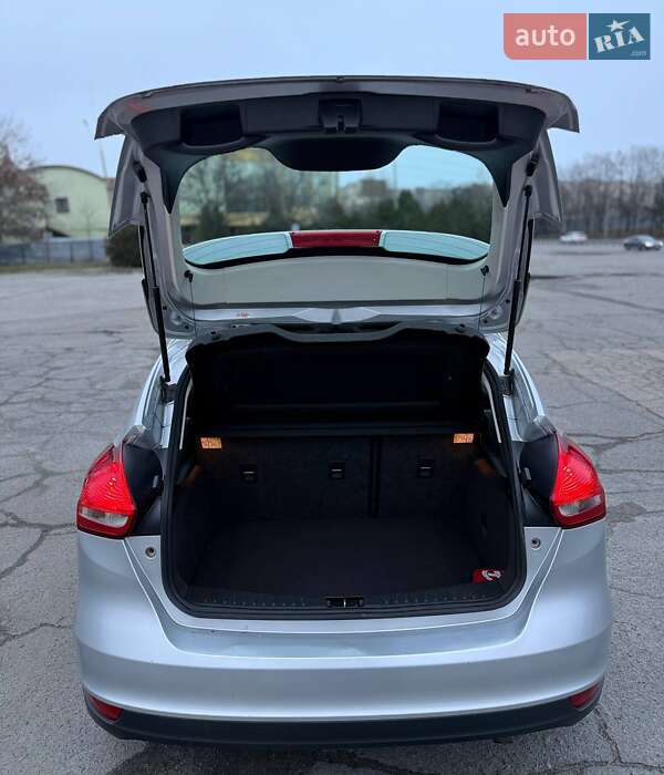 Хэтчбек Ford Focus 2015 в Днепре