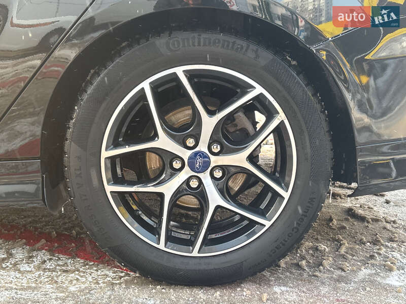 Седан Ford Focus 2015 в Киеве