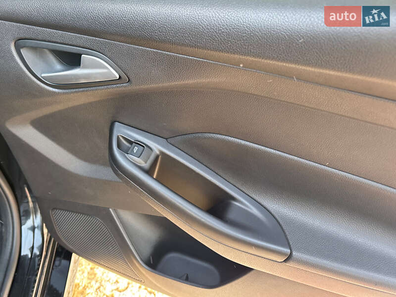 Седан Ford Focus 2015 в Киеве