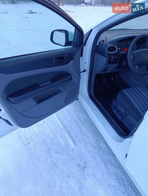 Хэтчбек Ford Focus 2011 в Броварах