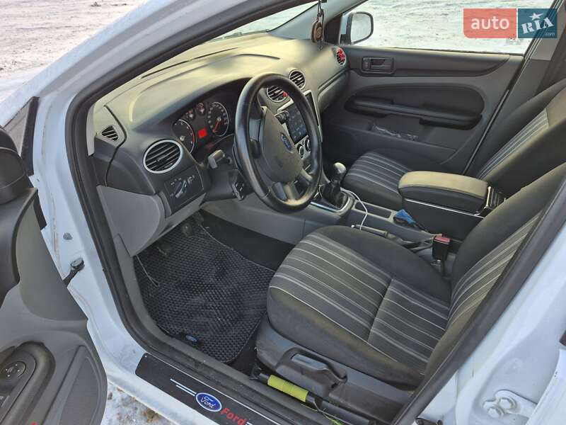 Хэтчбек Ford Focus 2011 в Чернигове