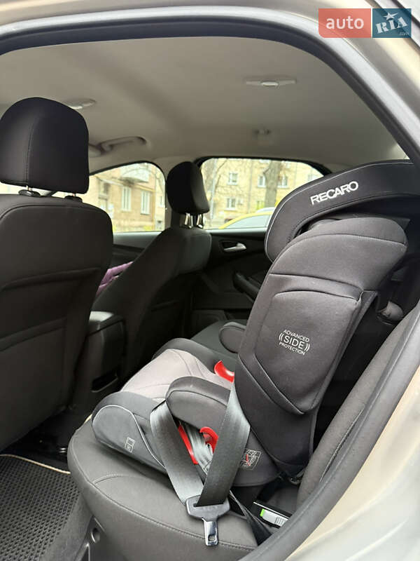 Седан Ford Focus 2015 в Киеве фото 12 Седан Ford Focus 2015 в Киеве