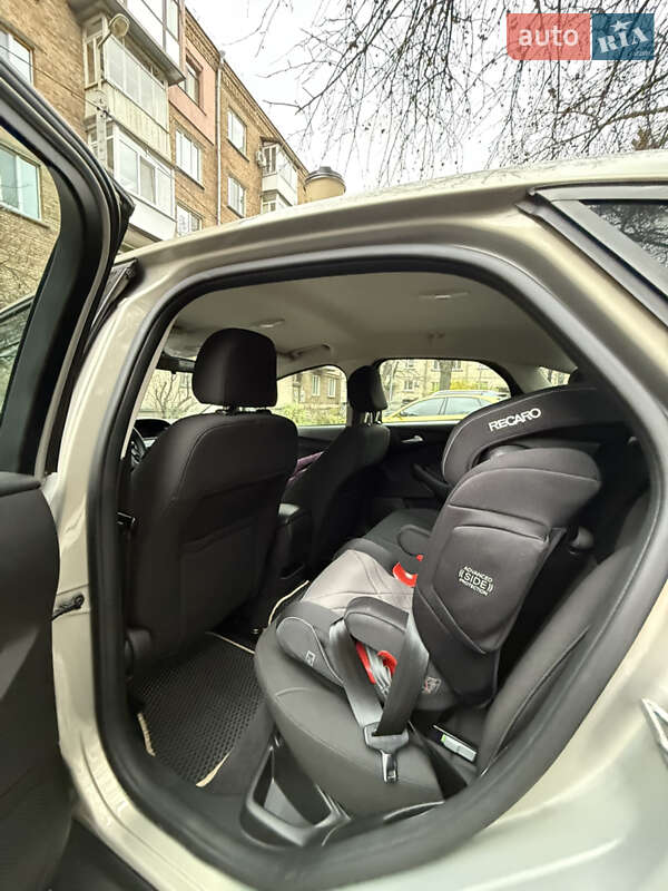 Седан Ford Focus 2015 в Киеве фото 11 Седан Ford Focus 2015 в Киеве