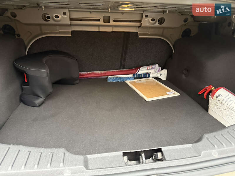 Седан Ford Focus 2015 в Киеве фото 13 Седан Ford Focus 2015 в Киеве