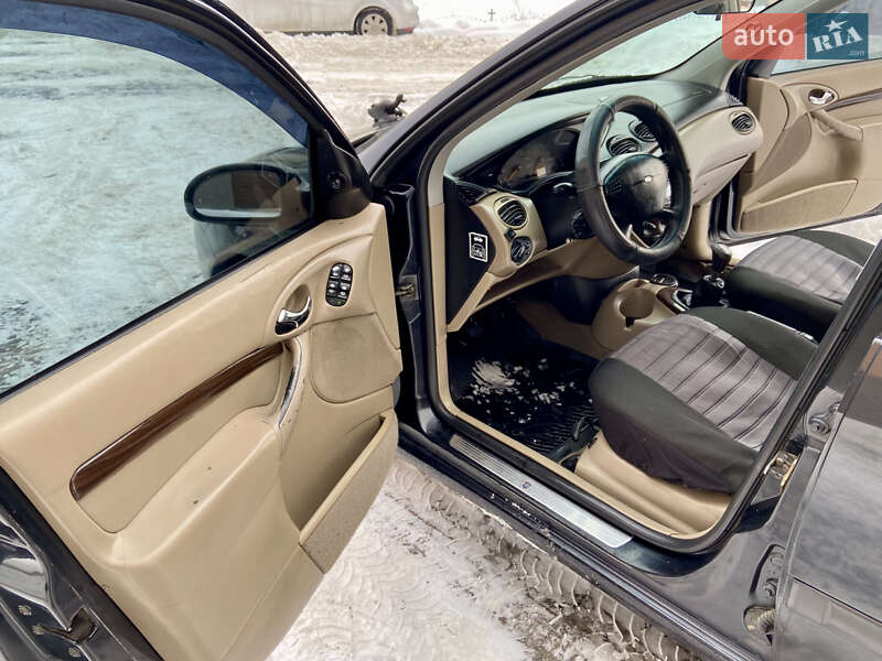 Хетчбек Ford Focus 2000 в Івано-Франківську