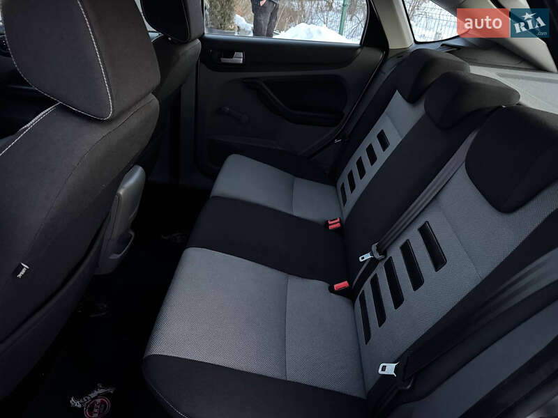 Хетчбек Ford Focus 2010 в Дрогобичі