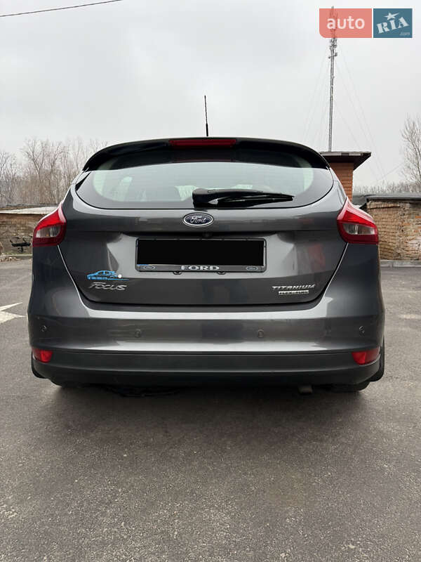 Хэтчбек Ford Focus 2016 в Вишневом