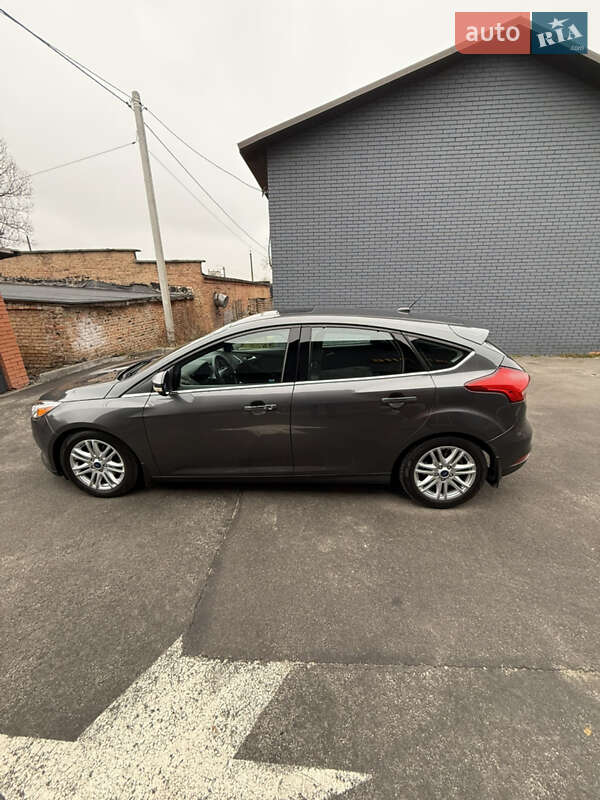 Хэтчбек Ford Focus 2016 в Вишневом
