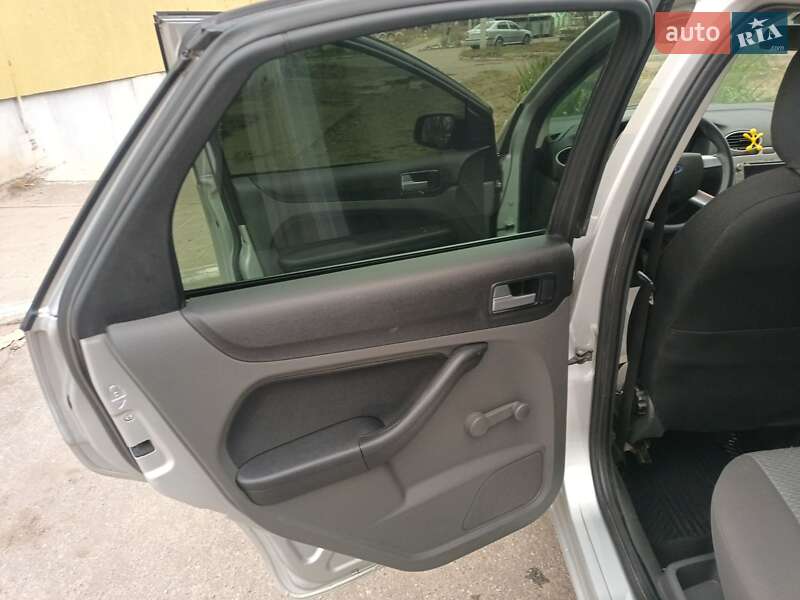 Хетчбек Ford Focus 2007 в Павлограді