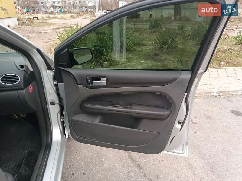 Хетчбек Ford Focus 2007 в Павлограді