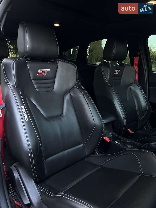 Хетчбек Ford Focus 2015 в Чернігові