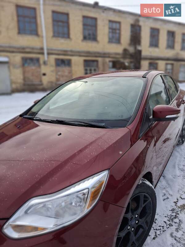Седан Ford Focus 2013 в Ромнах