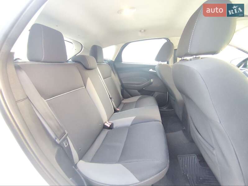 Хэтчбек Ford Focus 2014 в Киеве фото 19 Хэтчбек Ford Focus 2014 в Киеве