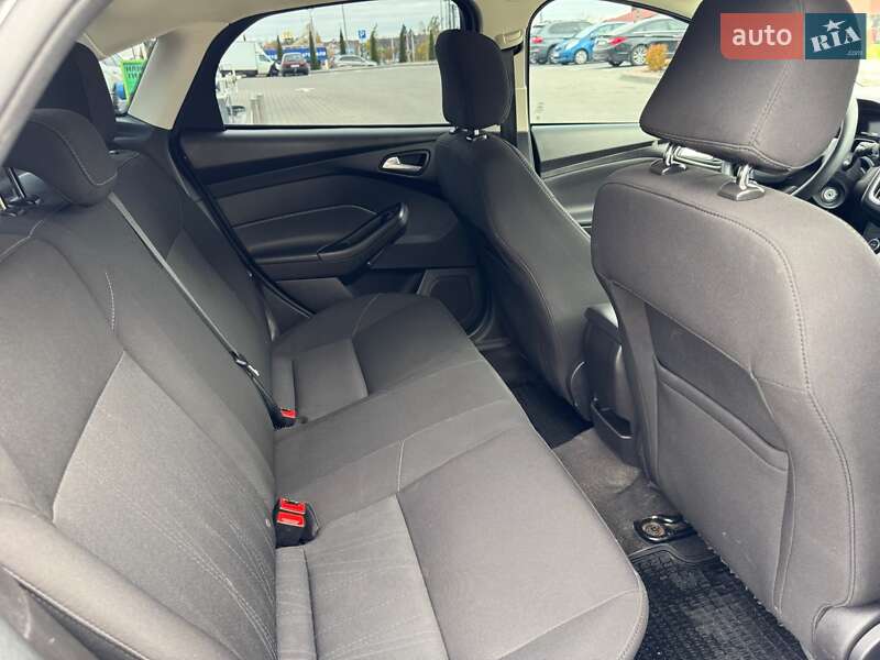Седан Ford Focus 2017 в Киеве фото 8 Седан Ford Focus 2017 в Киеве