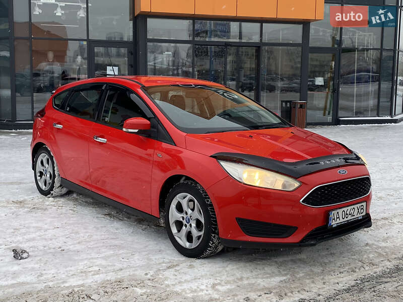 Хэтчбек Ford Focus 2015 в Киеве
