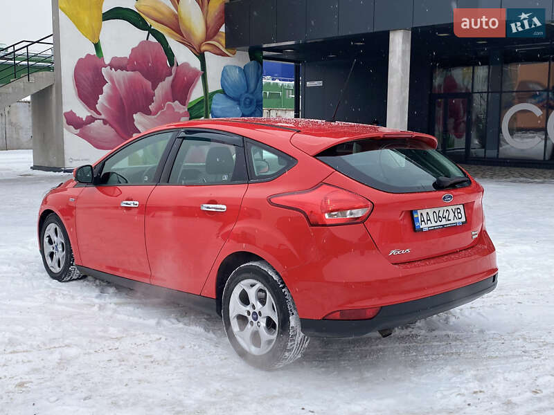 Хэтчбек Ford Focus 2015 в Киеве