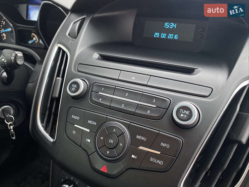 Хэтчбек Ford Focus 2015 в Киеве