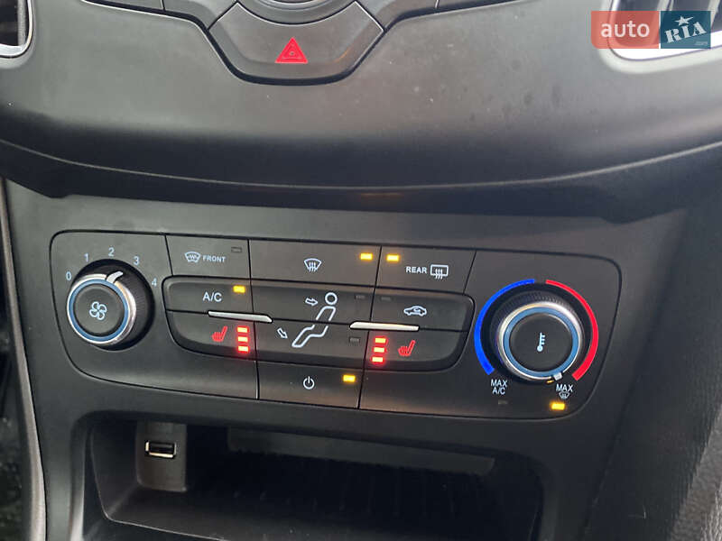 Хэтчбек Ford Focus 2015 в Киеве