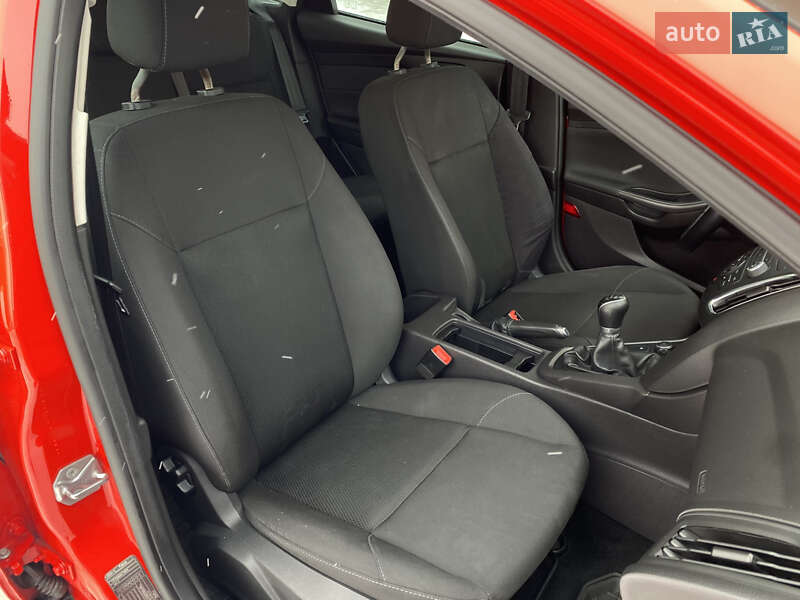 Хэтчбек Ford Focus 2015 в Киеве