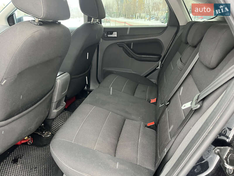 Хетчбек Ford Focus 2010 в Києві фото 7 Хетчбек Ford Focus 2010 в Києві