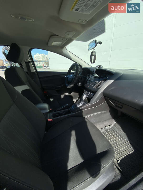 Седан Ford Focus 2015 в Вишневому