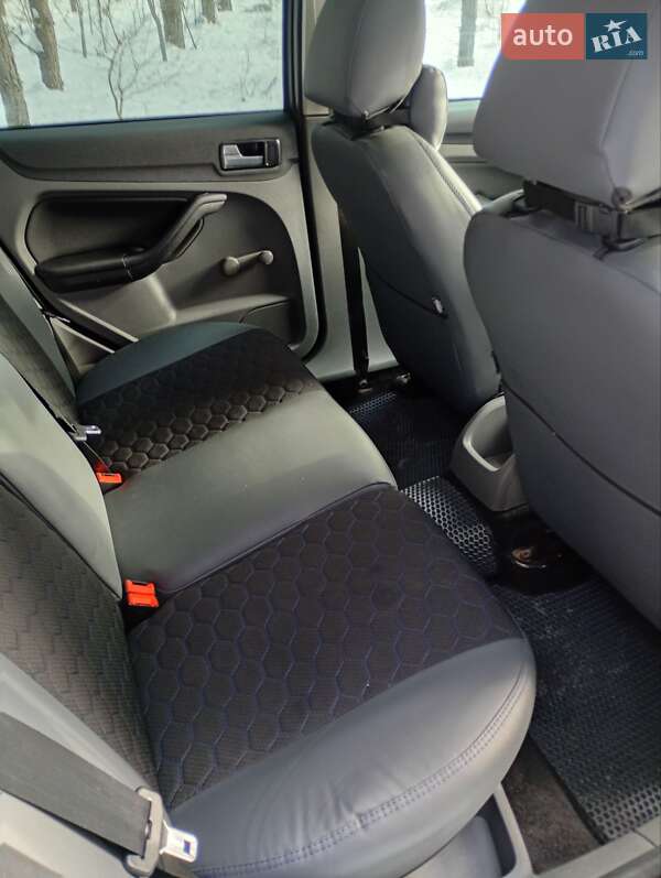 Универсал Ford Focus 2010 в Камне-Каширском