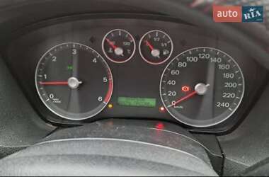Хэтчбек Ford Focus 2005 в Ужгороде