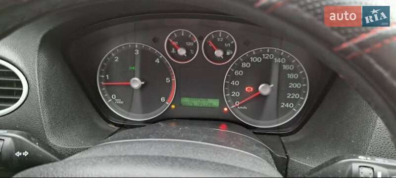Хэтчбек Ford Focus 2005 в Ужгороде фото 5 Хэтчбек Ford Focus 2005 в Ужгороде