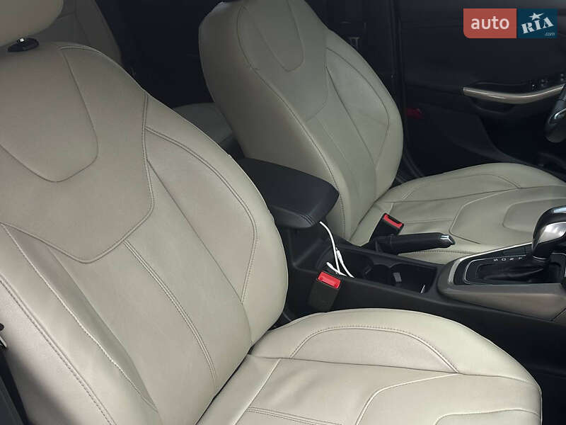 Седан Ford Focus 2018 в Черновцах