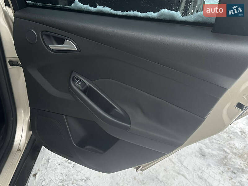 Седан Ford Focus 2018 в Черновцах