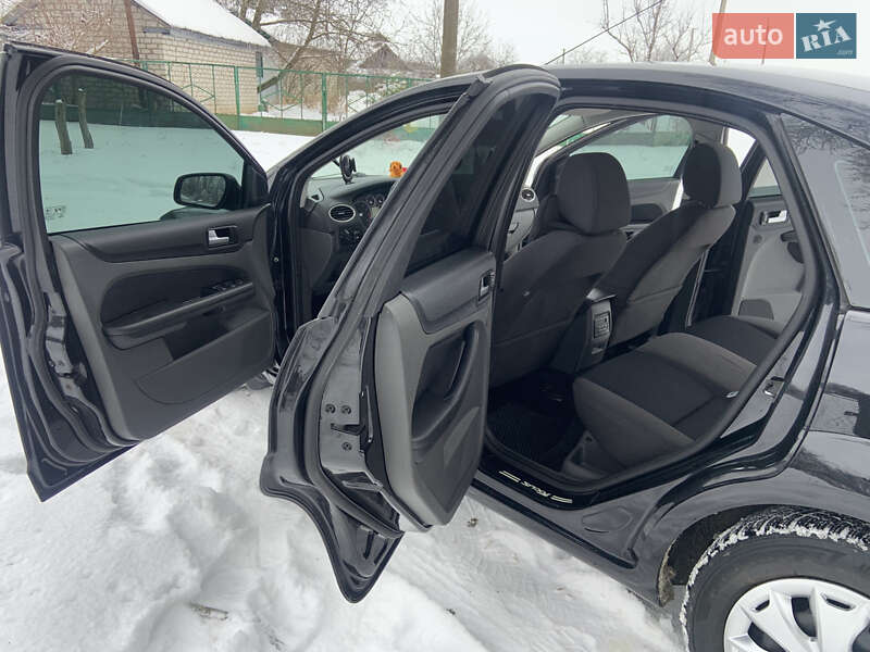 Хэтчбек Ford Focus 2005 в Киеве фото 30 Хэтчбек Ford Focus 2005 в Киеве
