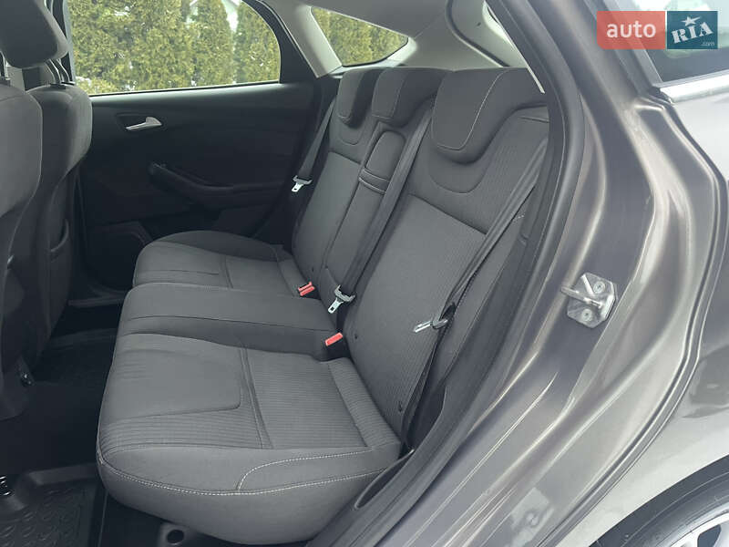 Хэтчбек Ford Focus 2012 в Стрые фото 29 Хэтчбек Ford Focus 2012 в Стрые