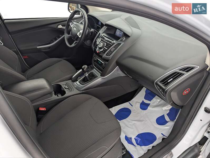 Хетчбек Ford Focus 2011 в Радивиліві фото 11 Хетчбек Ford Focus 2011 в Радивиліві