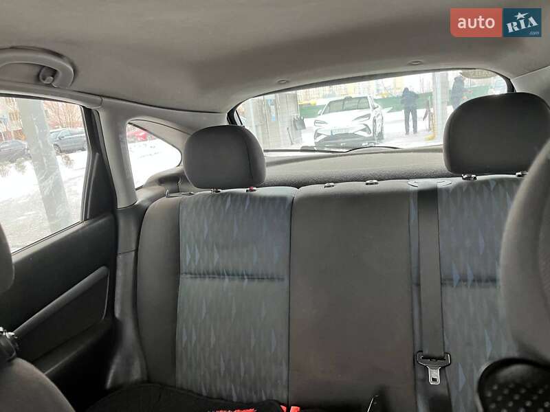 Хэтчбек Ford Focus 2002 в Киеве