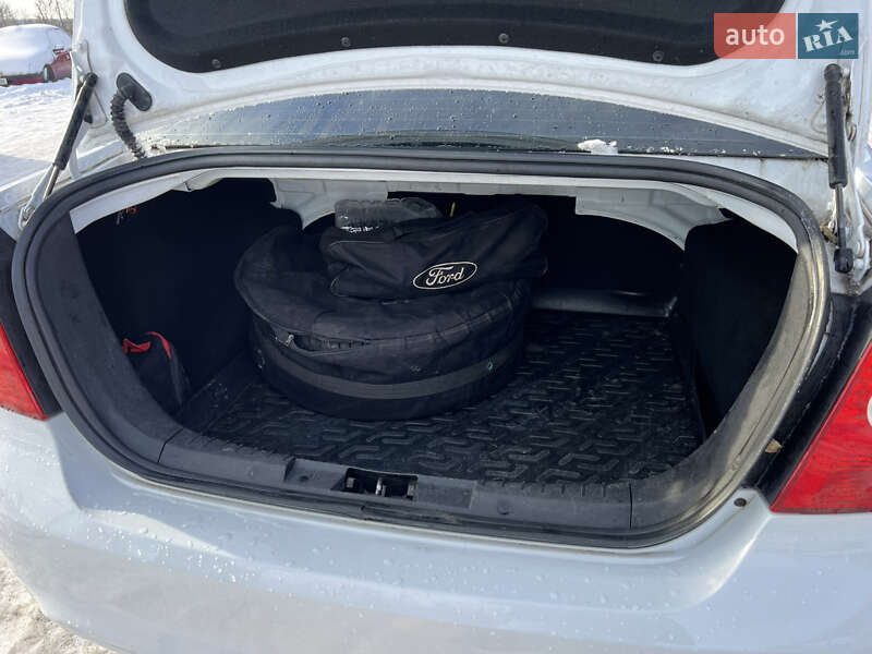 Седан Ford Focus 2011 в Виннице