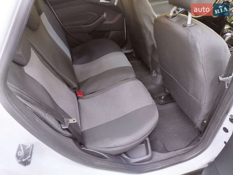 Хетчбек Ford Focus 2014 в Житомирі