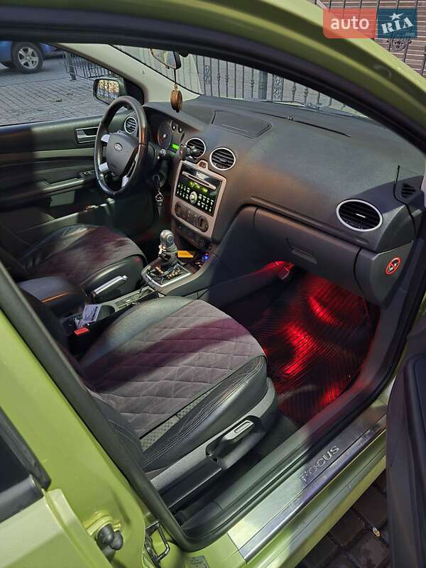 Хэтчбек Ford Focus 2007 в Одессе