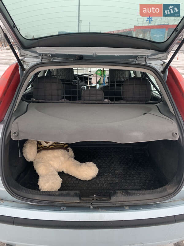 Хетчбек Ford Focus 2003 в Рівному фото 7 Хетчбек Ford Focus 2003 в Рівному