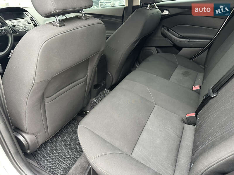 Хетчбек Ford Focus 2015 в Полтаві фото 20 Хетчбек Ford Focus 2015 в Полтаві